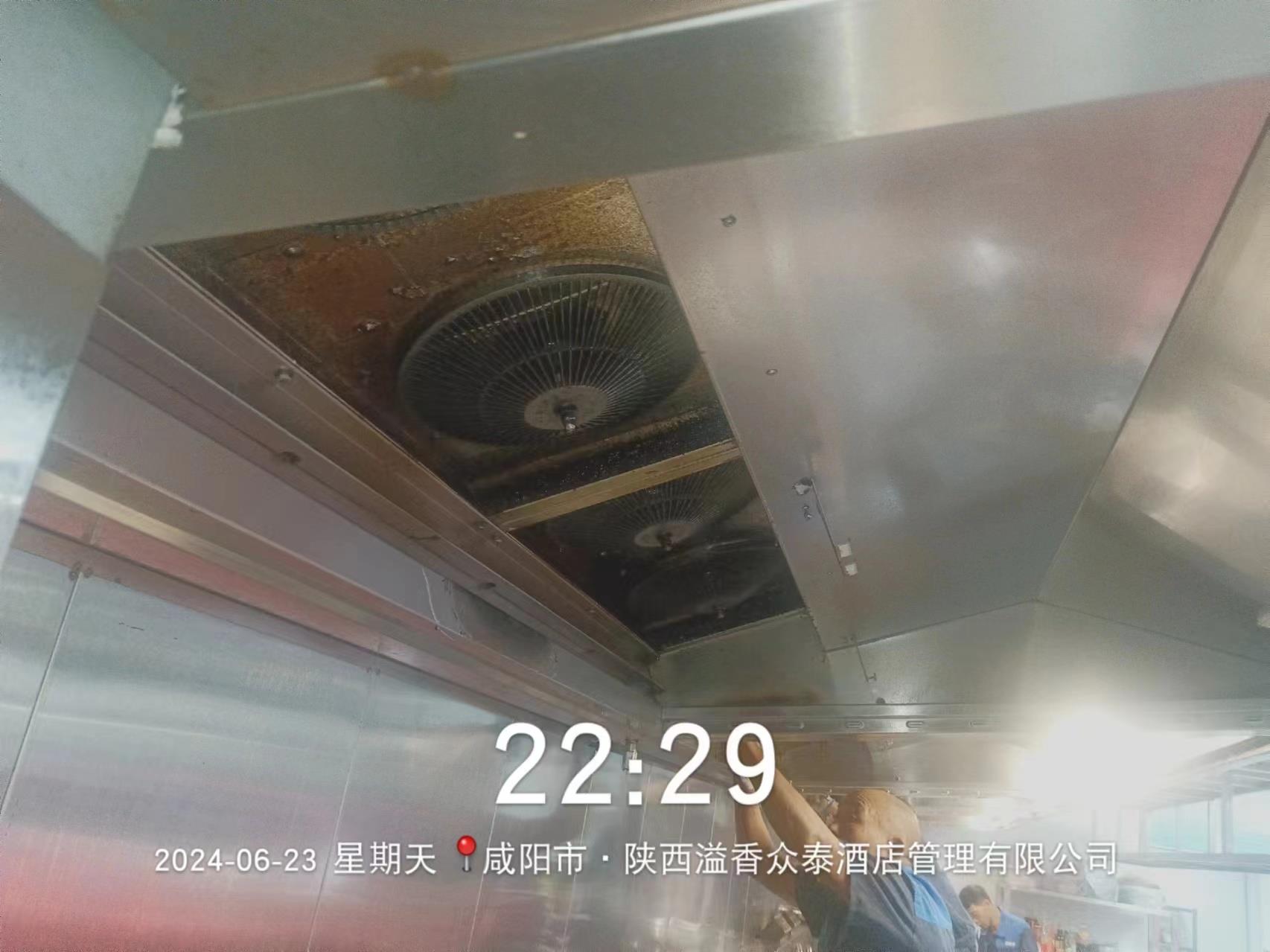 酒店油烟管道清洗10.jpg